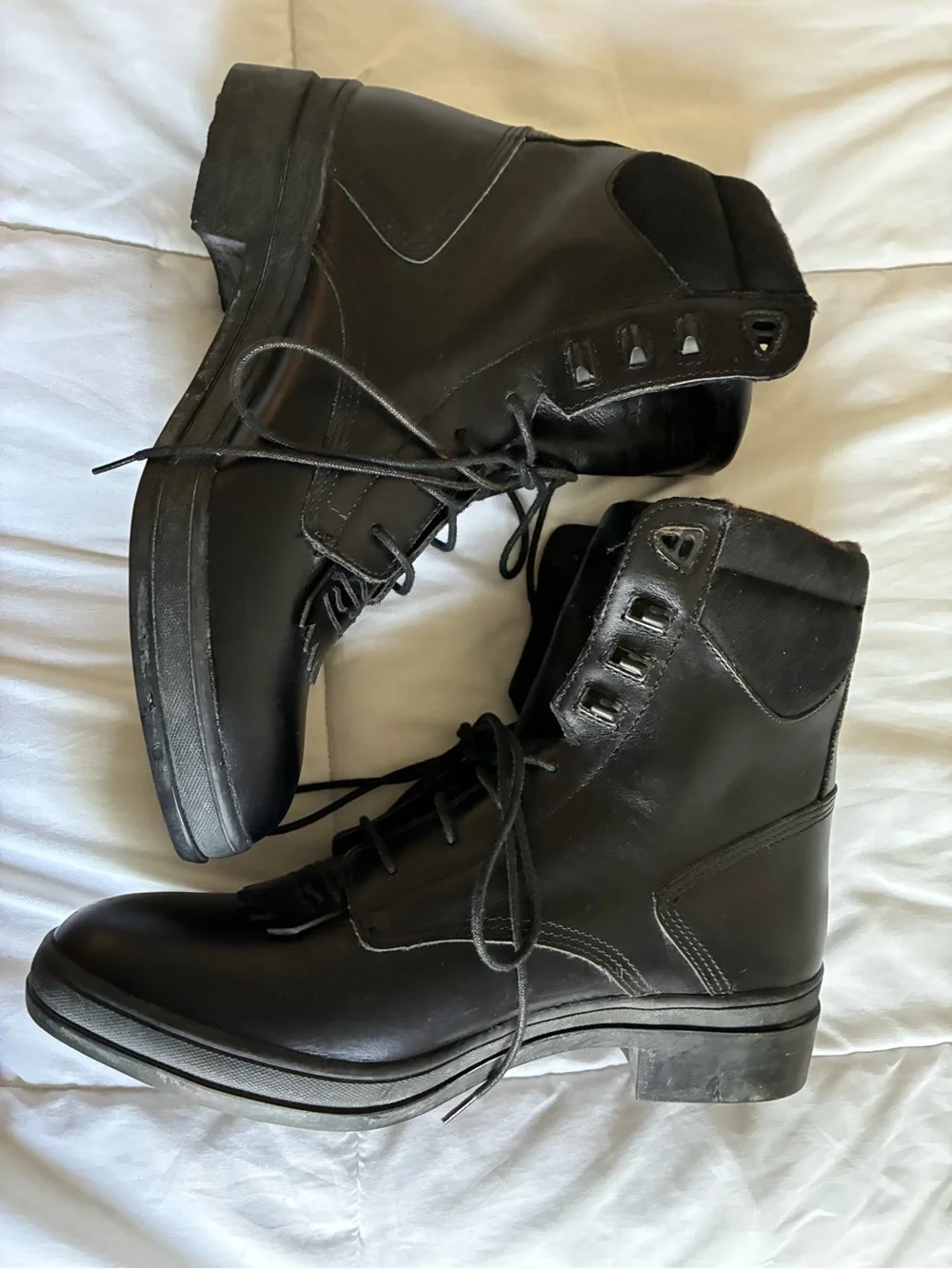 Ariat Black Leather Men’s Lace-Up Boots with Plaid Lining